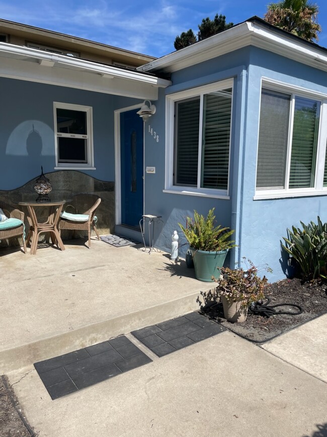 Quaint entry/Close to parking - 1438 Pacific Beach Dr