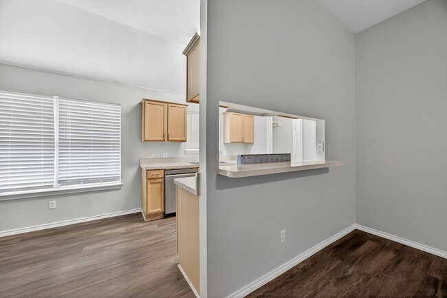 Building Photo - 3205 Carverly Ave