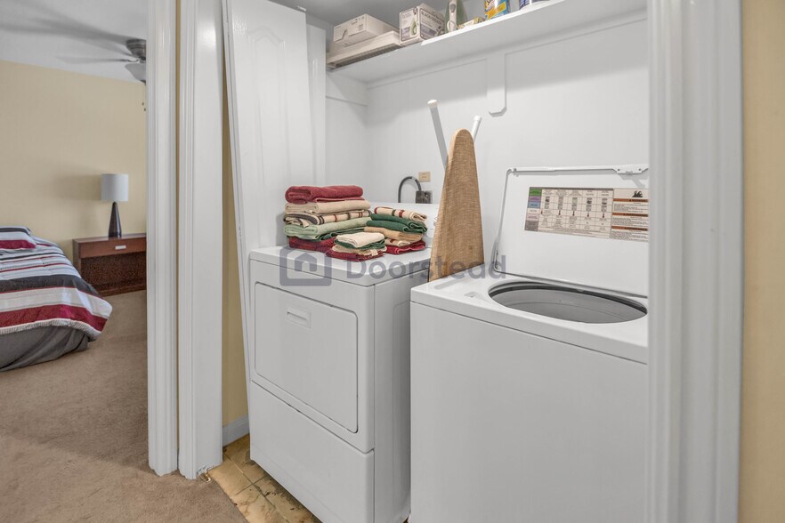 Building Photo - 8415 Hearth Dr