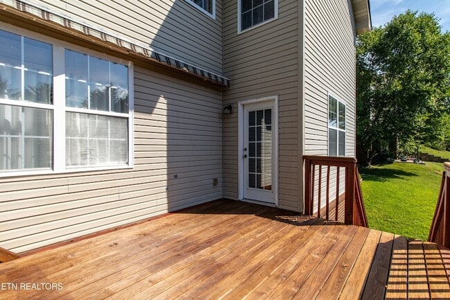 Building Photo - 8334 Bay Gardens Ln