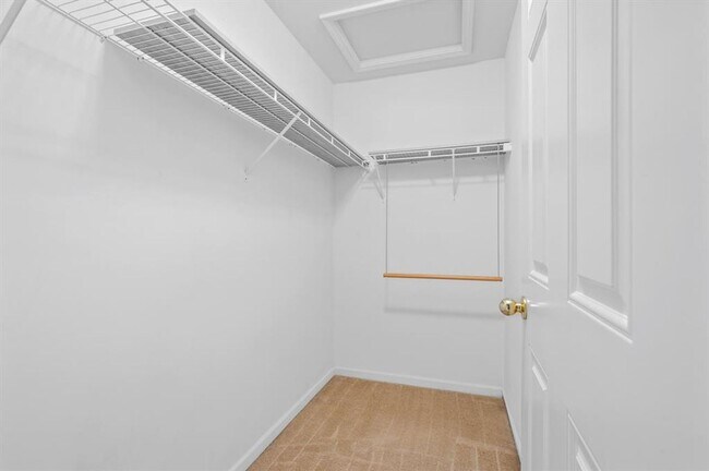 Building Photo - 11337 N Woods Dr