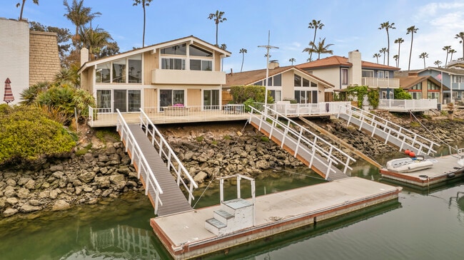 Building Photo - 2957 Seaview Ave