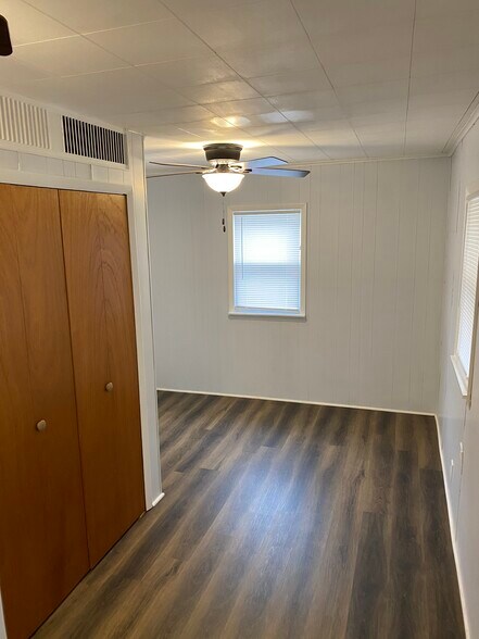 Master Bedroom. - 108 Laredo Ave