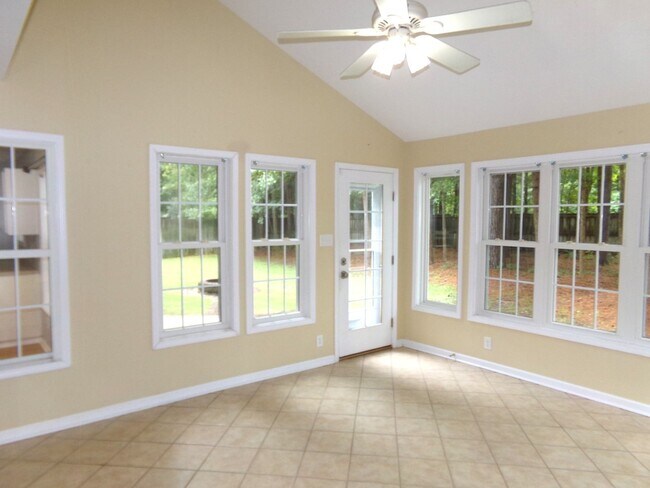 Building Photo - Beautiful 2 story home located on a cul-de-sac