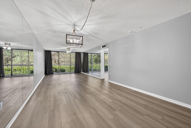 Building Photo - 2581 Village Blvd