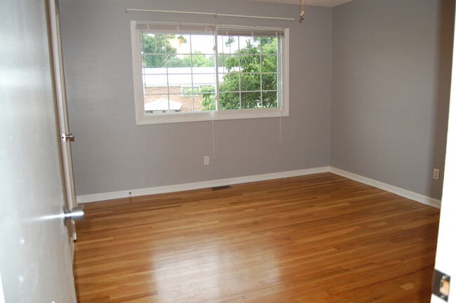 Bedroom 2 - 506 N Greensboro St