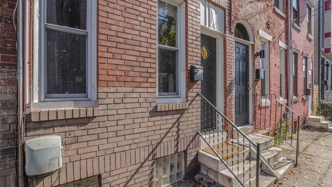 Building Photo - 724 Old Martindale Rd