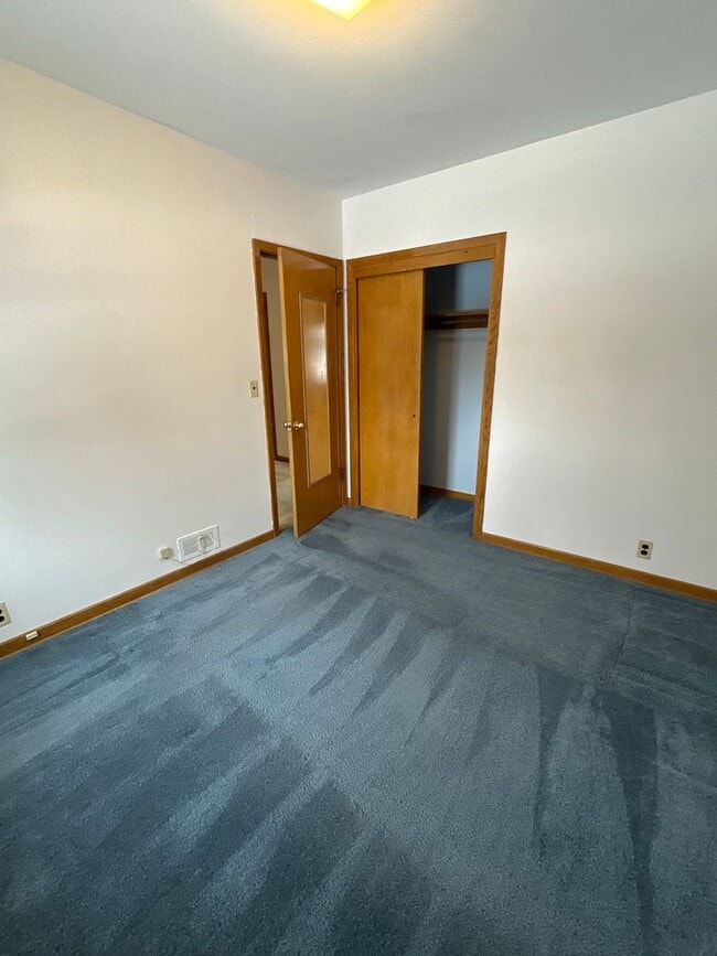 Building Photo - 1539 Byron Ave