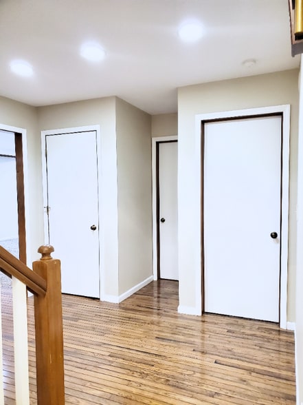 Building Photo - 5990 Kirkwall Ct W
