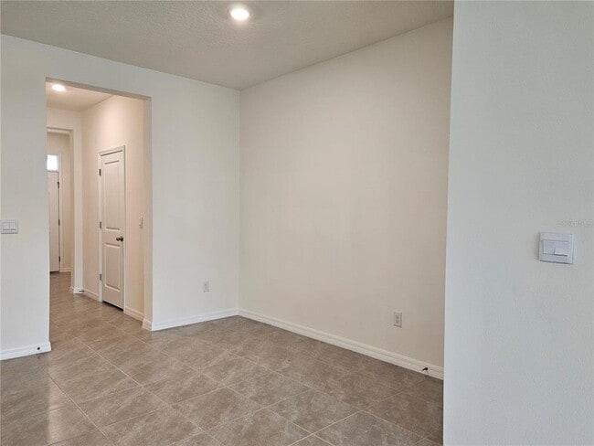 Building Photo - 11115 Crescent Deer Dr