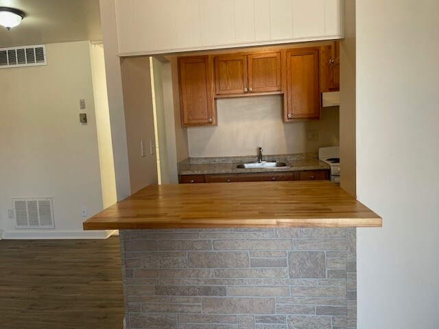 Building Photo - 444 S Ashland Ave