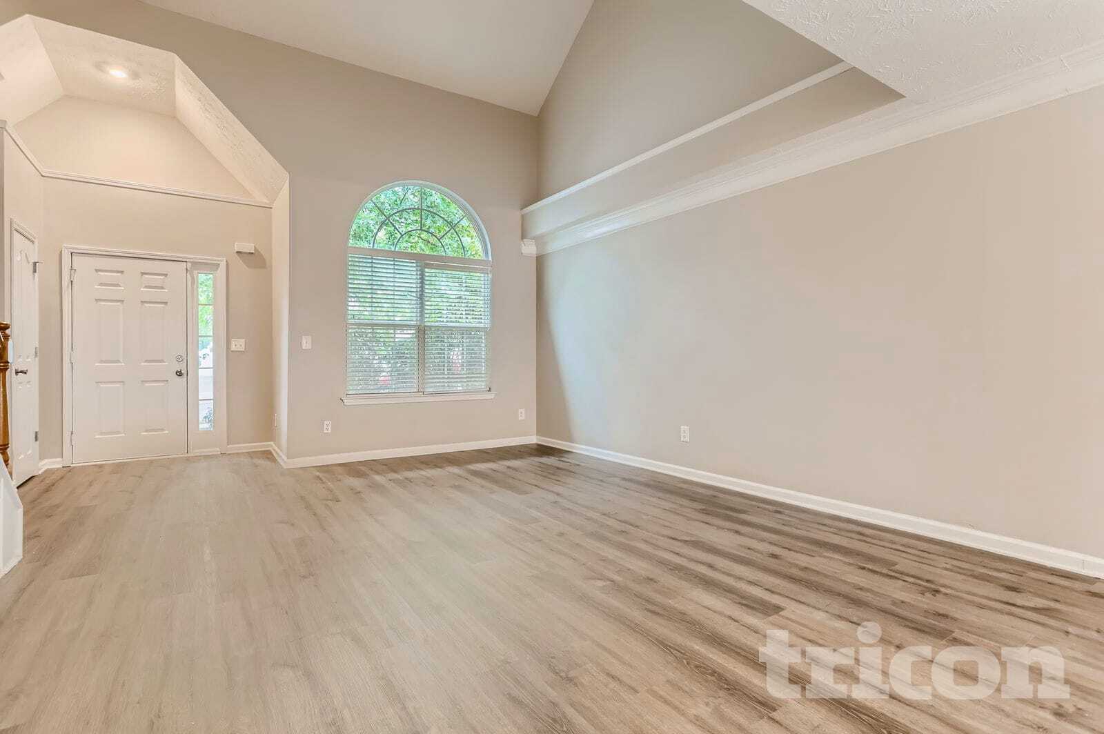 Building Photo - 10 St Charles Pl