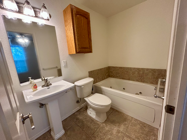 Building Photo - 63021 E 285 Ct