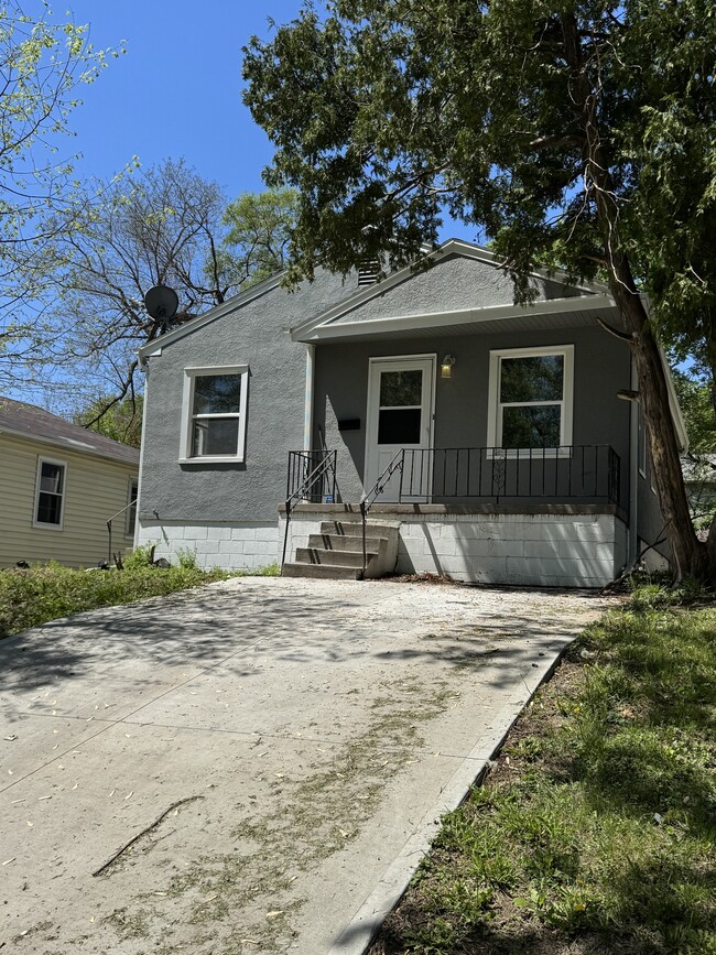 Building Photo - 4022 N 42nd St
