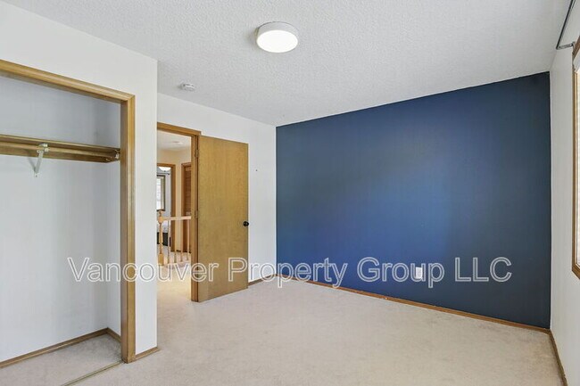 Building Photo - 10711 NE 31st Ave