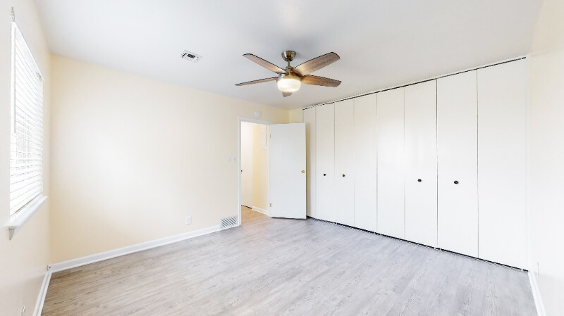 Building Photo - 407 Corona Ave
