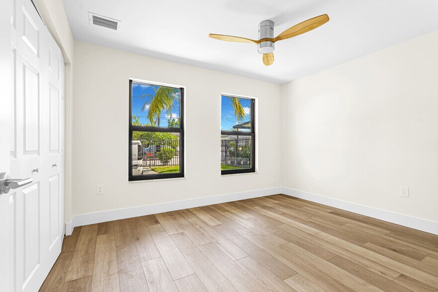 Building Photo - 136 NW 53rd St