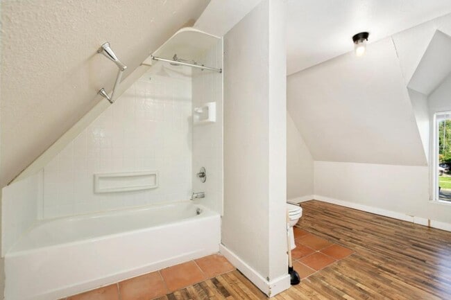 Building Photo - 1403 8th St