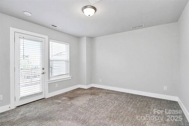 Building Photo - 3726 Sky Haven Dr