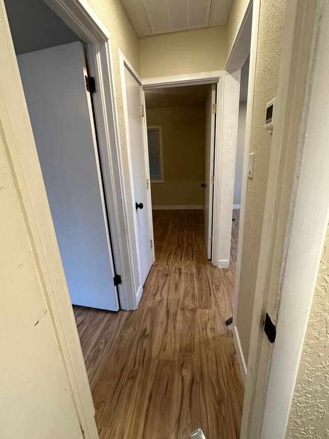 Building Photo - GET $500 OFF OF THE FIRST MONTHS RENT!!!