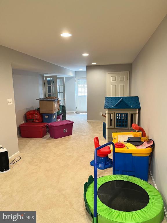 Building Photo - 20611 Coppersmith Dr