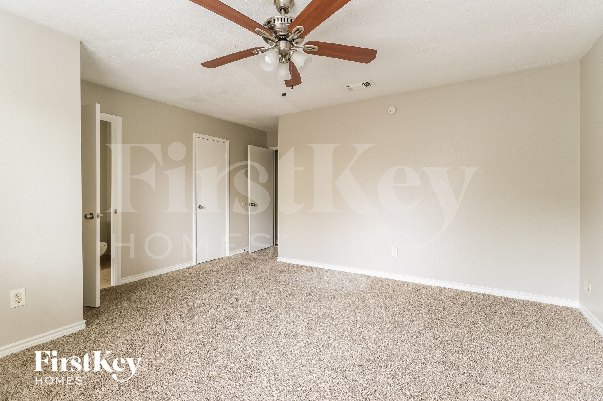 Building Photo - 22319 Meadowrock Dr