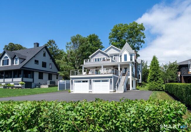 Building Photo - 133 Linden Ave