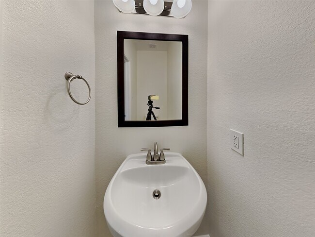 Building Photo - 21614 Champagne Dr E
