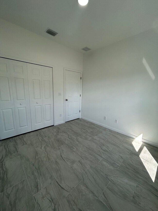 Building Photo - JUST BUILT! Spacious 4Bd /2Ba /2CG Single Family Home