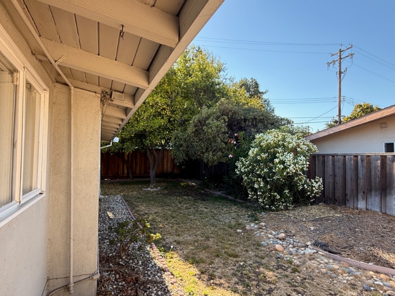 Building Photo - 1356 Torrance Ave