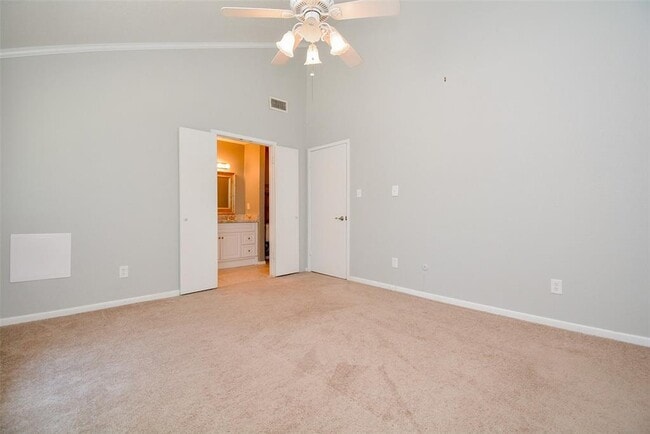 Building Photo - 9400 Doliver Dr