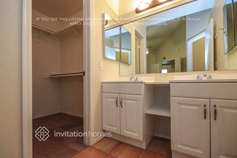 Building Photo - 1311 W Straford Dr