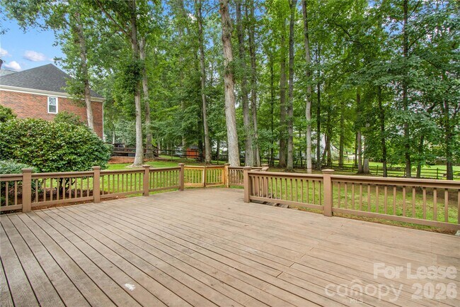 Building Photo - 9033 Pennyhill Dr