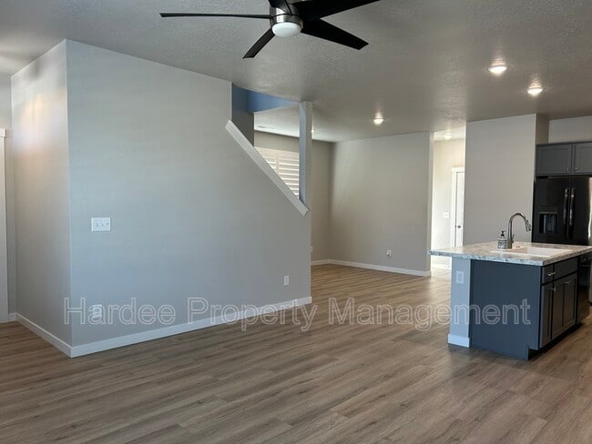 Building Photo - 4987 W Avilla Dr
