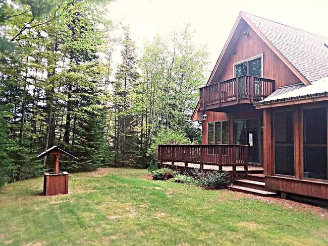 Building Photo - 140 Paquette Cir