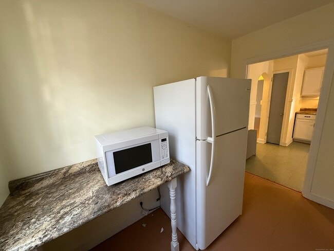 Building Photo - 89 Hillside Ave