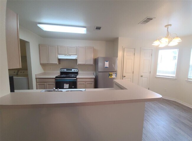 Building Photo - 806 Sagewood Trail