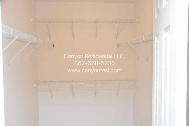 Building Photo - Charming 3-Bedroom Home