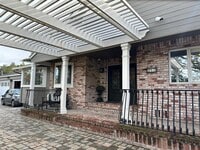 Building Photo - 167 Springdale Way