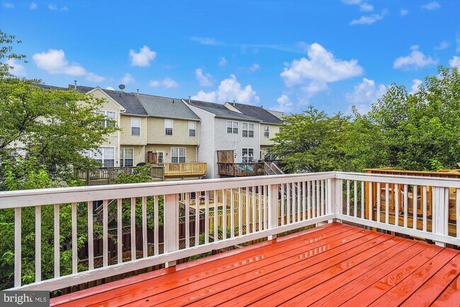 Building Photo - 152 Fieldstone Ct