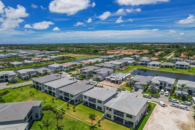 Building Photo - 9451 Riverside Pk Dr