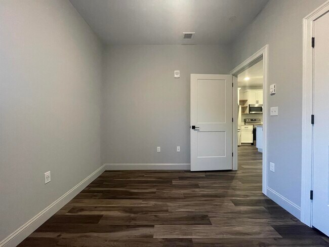 Building Photo - 25 Lowell St