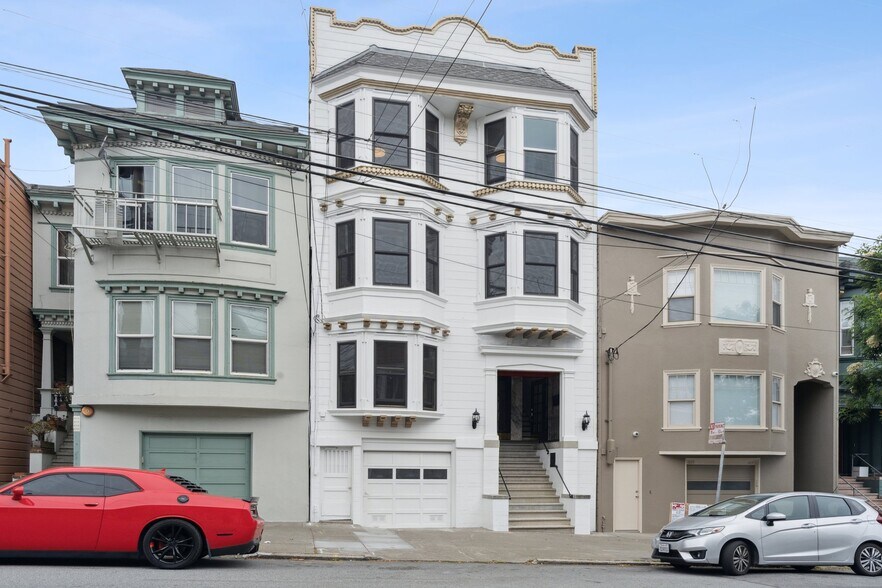 Building Photo - 671 7th Ave
