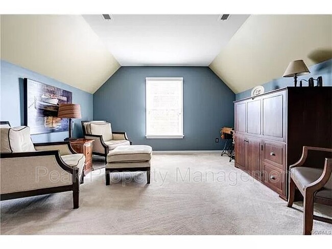 Building Photo - 4700 Kipper Dr