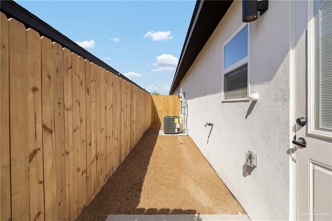 Building Photo - 19 S 25th St