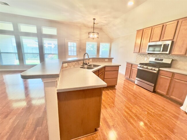 Building Photo - 9912 Western Ridge Way