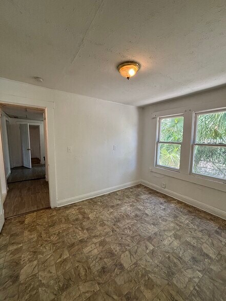 Building Photo - 8410 N Elmer St