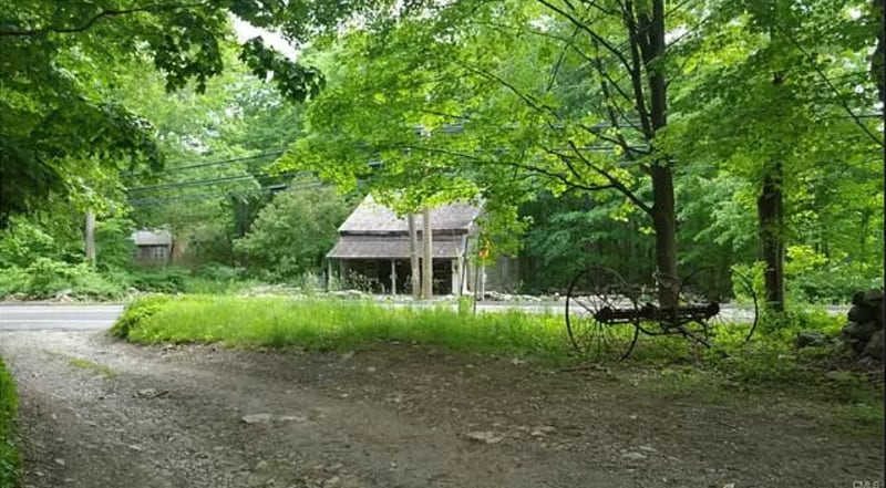 Building Photo - 13 Waterbury St