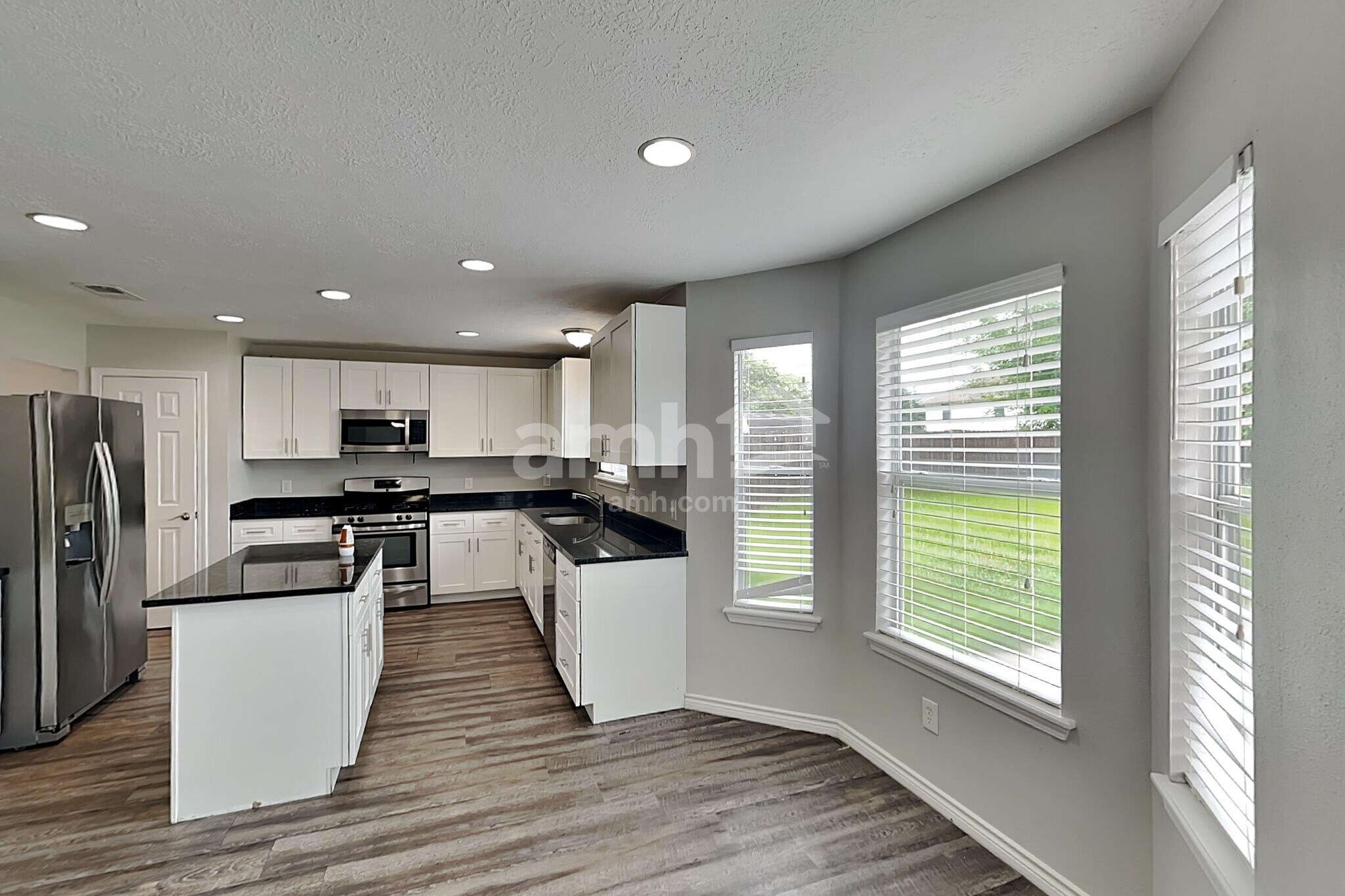 Building Photo - 14006 Honey Bee Ct