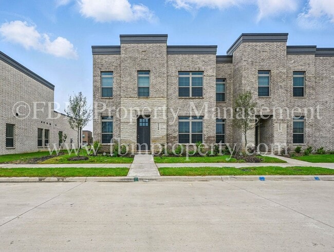 Primary Photo - 2109 Luna Dr